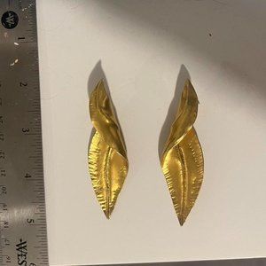 zara gold leaf earrings